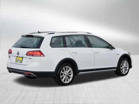 Used 2019 Volkswagen Golf Alltrack SE image 7
