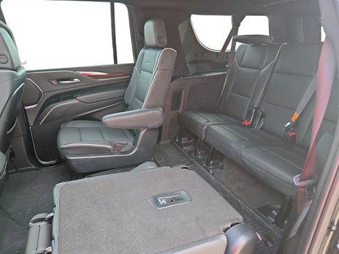 Used 2023 Cadillac Escalade ESV Premium Luxury AWD/4WD image 32