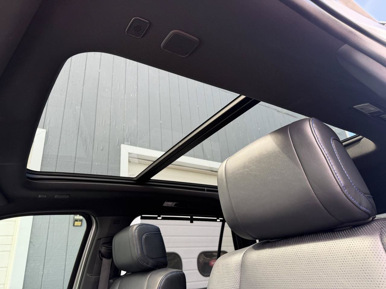 Used 2023 Toyota Sequoia Platinum AWD/4WD image 8