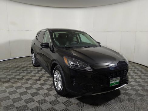 Used 2020 Ford Escape SE image 14