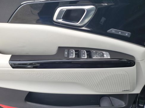 Used 2024 Kia Carnival SX Prestige image 16