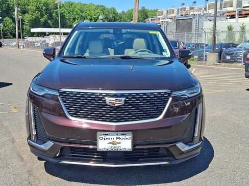Used 2020 Cadillac XT6 Premium Luxury FWD image 2