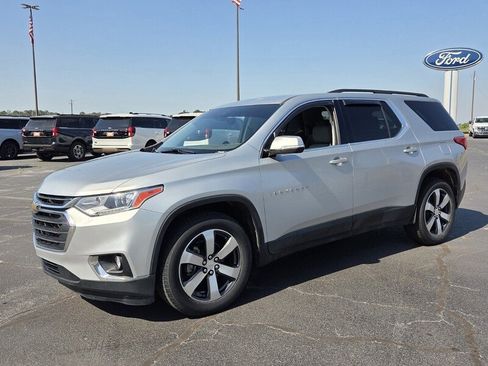 Used 2020 Chevrolet Traverse LT w/ LT Premium Package AWD/4WD image 3
