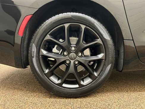 New 2027 Chrysler Pacifica Limited w/ S Appearance Package FWD image 26