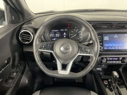Used 2021 Nissan Kicks SR w/ SR Premium Package FWD image 12
