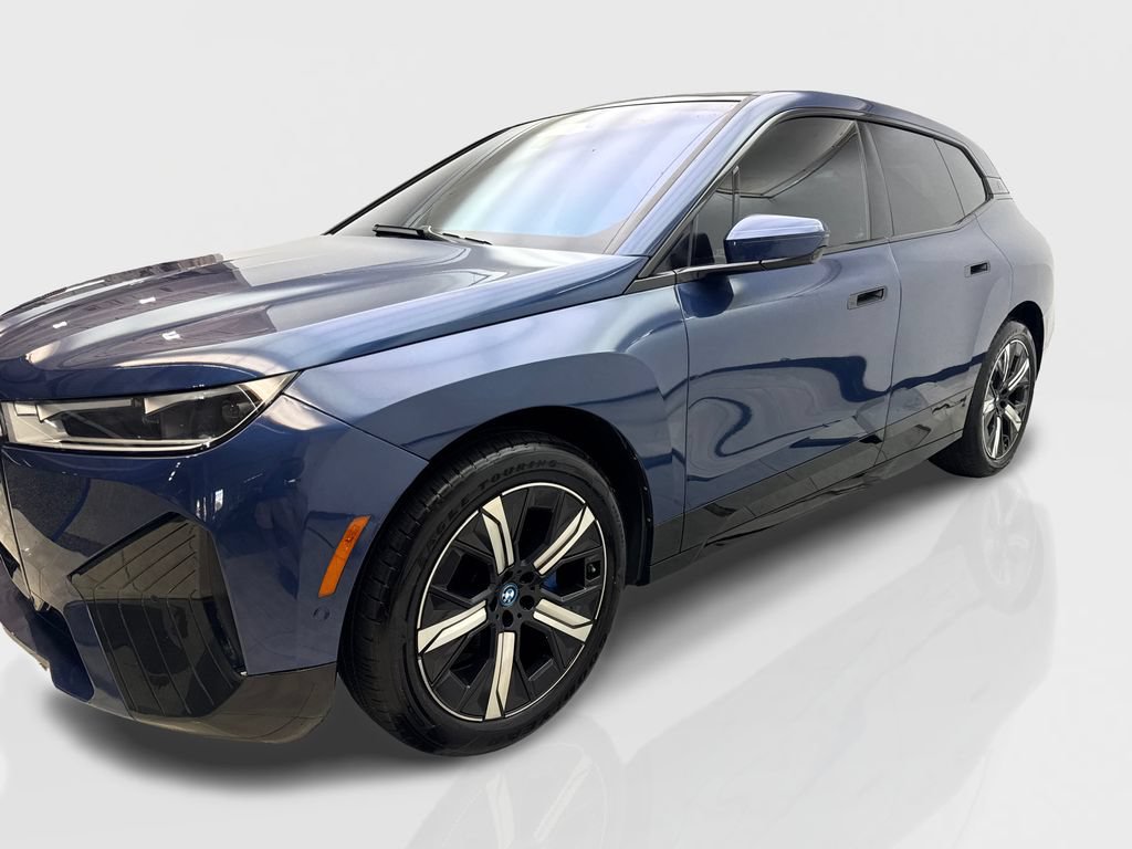 Used 2024 BMW iX xDrive50 w/ Sport Package AWD/4WD image 12