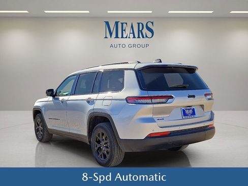 Used 2024 Jeep Grand Cherokee L Laredo image 4