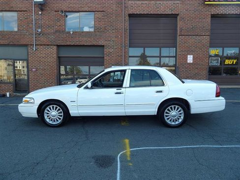Used 2010 Mercury Grand Marquis LS image 4
