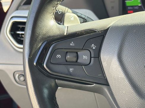 Used 2022 Chevrolet Bolt EUV Premier w/ Sun & Sound Package image 9