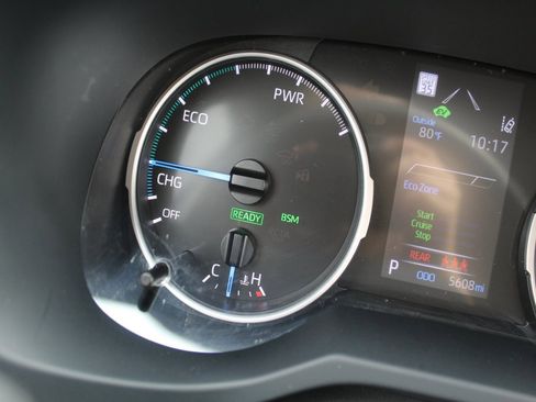 Used 2022 Toyota RAV4 XLE Premium image 22