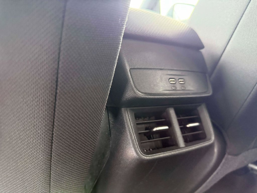 Used 2025 Chevrolet Equinox LT w/ Safety and Technology Package FWD image 13