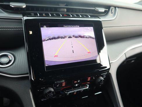 New 2025 Jeep Grand Cherokee L Altitude image 6