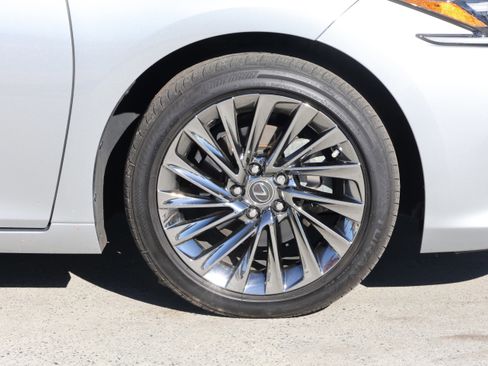 Certified 2024 Lexus ES 350 Ultra Luxury image 11