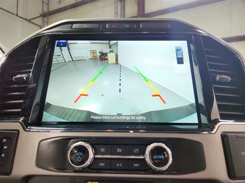 Used 2022 Ford F250 Lariat w/ Lariat Value Package image 31