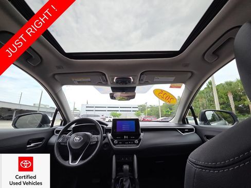 Certified 2025 Toyota Corolla Cross XLE w/ Convenience Package FWD image 4