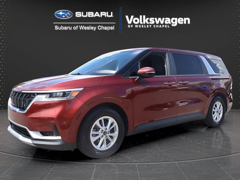 Used 2022 Kia Carnival LX FWD image 3
