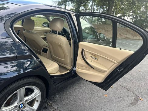 Used 2015 BMW 320i Sedan RWD image 18