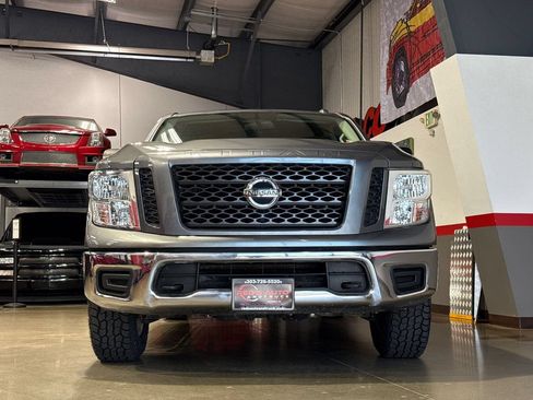 Used 2019 Nissan Titan SV AWD/4WD image 33