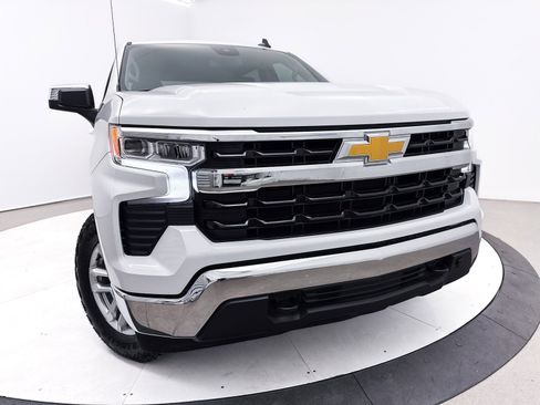 Used 2024 Chevrolet Silverado 1500 LT image 8