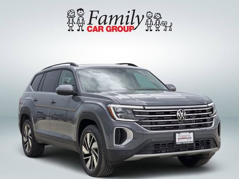 New 2026 Volkswagen Atlas SE FWD image 2