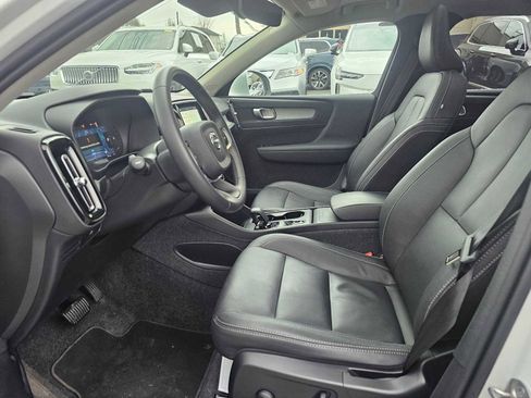 Certified 2025 Volvo XC40 B5 Core w/ Protection Package Premier image 23