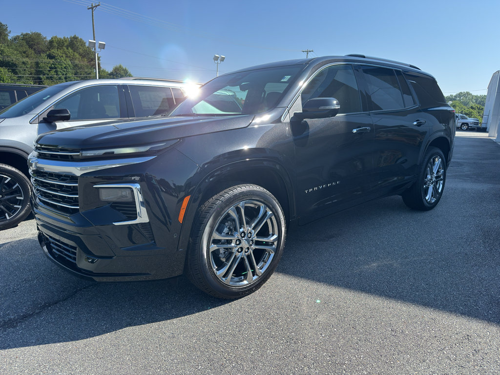 New 2026 Chevrolet Traverse High Country FWD image 3