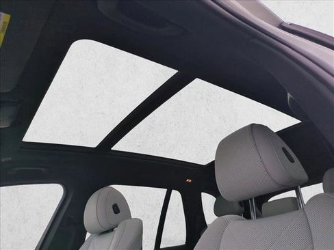 Used 2024 BMW X5 xDrive40i w/ Premium Package image 16