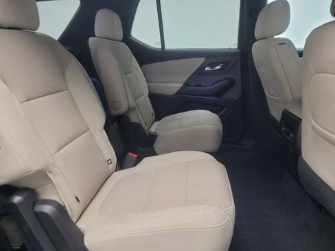 Used 2023 Chevrolet Traverse LT image 19