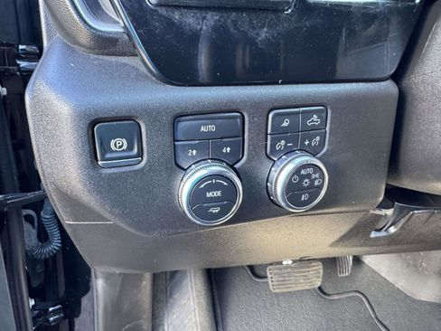 Used 2025 GMC Sierra 1500 SLT AWD/4WD image 27