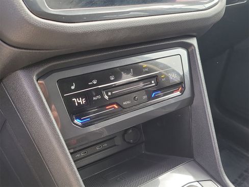 Used 2022 Volkswagen Tiguan SE w/ Panoramic Sunroof Package image 26