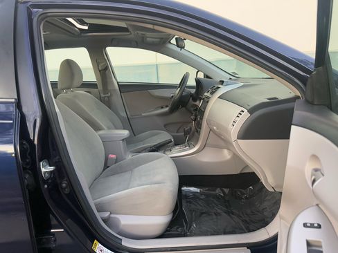 Used 2013 Toyota Corolla LE Special Edition image 17