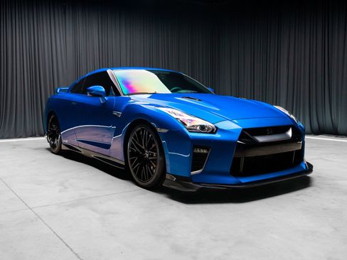 Used 2020 Nissan GT-R Premium AWD/4WD image 16