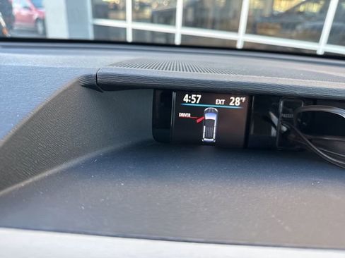 Used 2012 Toyota Sienna LE image 26