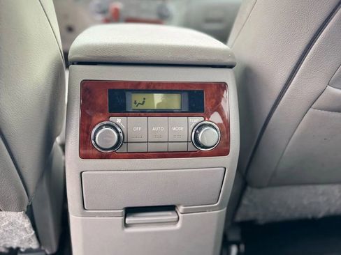 Used 2012 Toyota Highlander Limited image 17