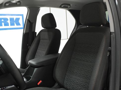 Used 2024 Chevrolet Equinox LT FWD image 18