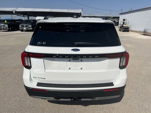 New 2025 Ford Explorer Active w/ Active Comfort Package image 7