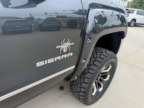 Used 2018 GMC Sierra 1500 SLT AWD/4WD image 29