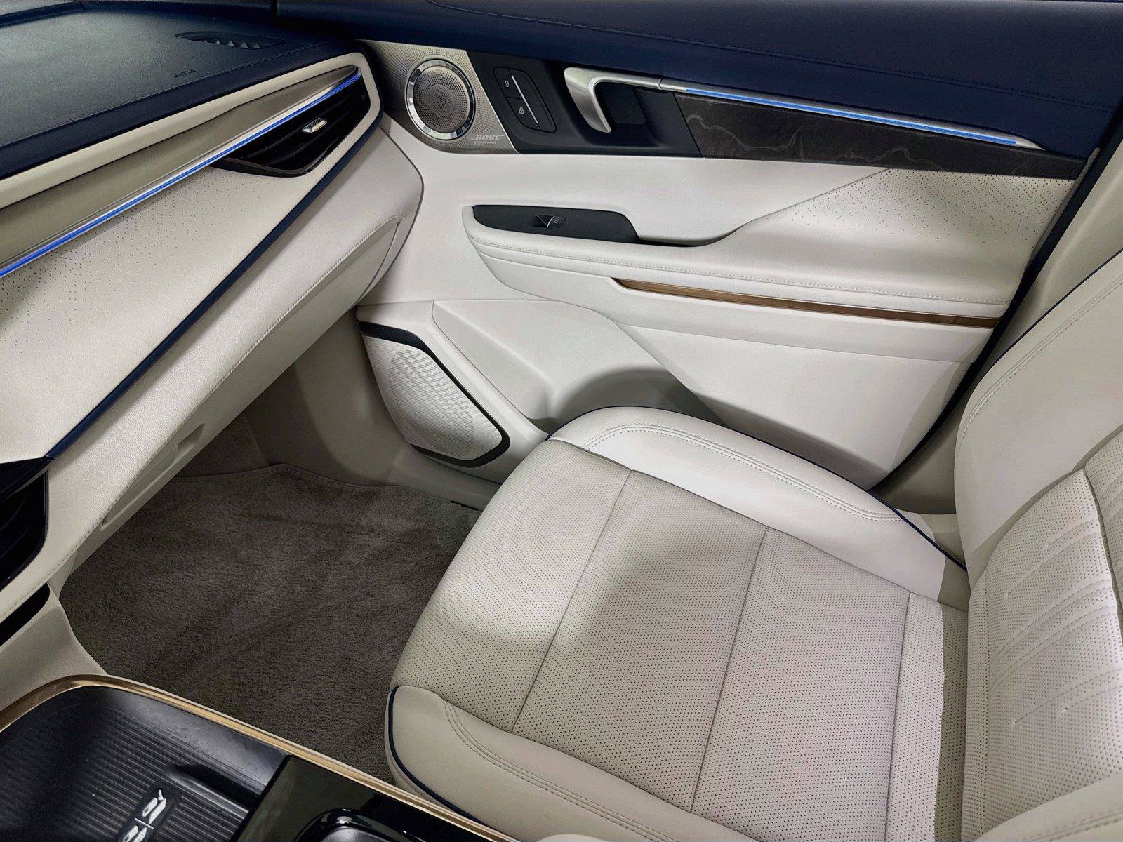 Used 2026 Buick Enclave Avenir w/ Super Cruise Package FWD image 23