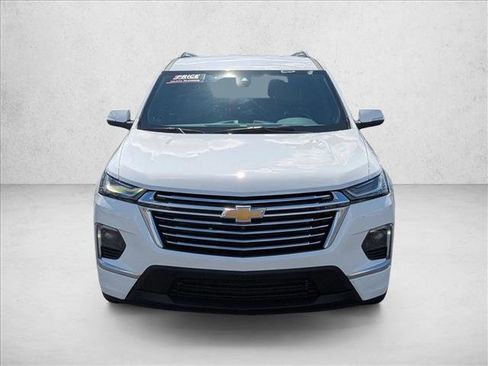 Used 2023 Chevrolet Traverse Premier image 2