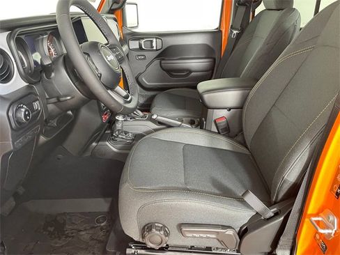 New 2025 Jeep Gladiator Willys image 2