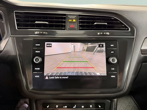 Certified 2022 Volkswagen Tiguan SEL R-Line image 14