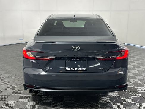 Used 2025 Toyota Camry SE FWD image 4