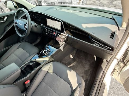 Used 2025 Kia Niro Wind w/ Wind Preserve Package image 34