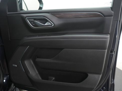Used 2023 Chevrolet Tahoe LT w/ Luxury Package AWD/4WD image 13