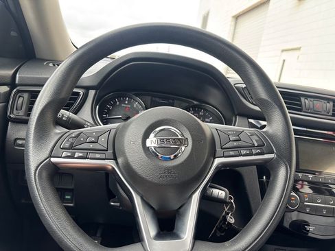 Used 2017 Nissan Rogue S image 17