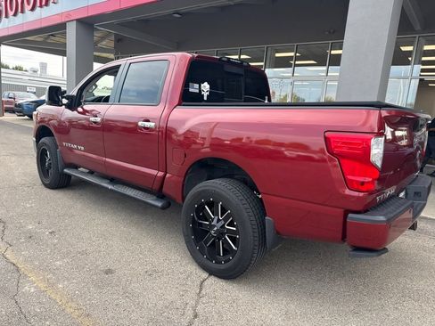 Used 2019 Nissan Titan SV w/ SV Convenience Package AWD/4WD image 5