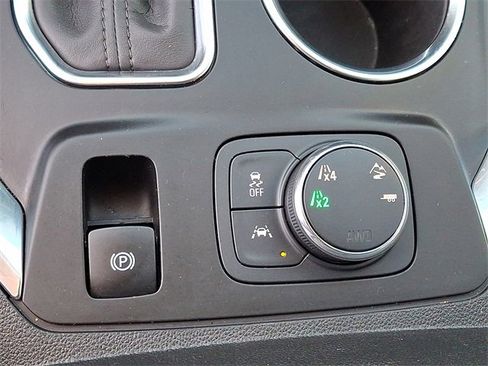 Used 2020 Chevrolet Traverse Premier image 24