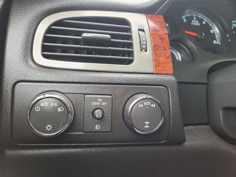 Used 2012 Chevrolet Avalanche LTZ image 12