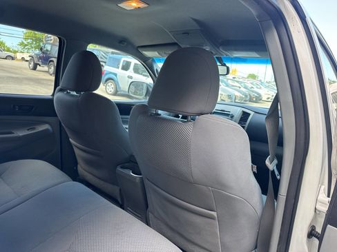 Used 2010 Toyota Tacoma PreRunner image 12