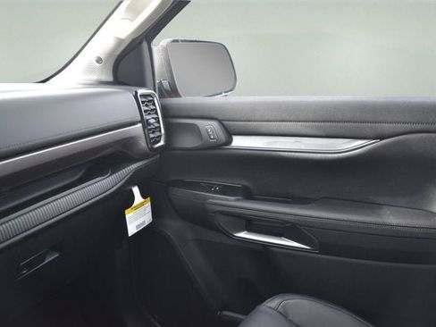 New 2025 Ford Ranger Lariat w/ Black Appearance Package image 11